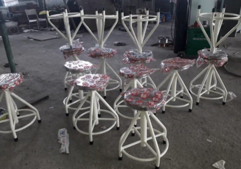 office-chair-and-stools-7