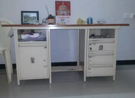 tables-executive-work-10