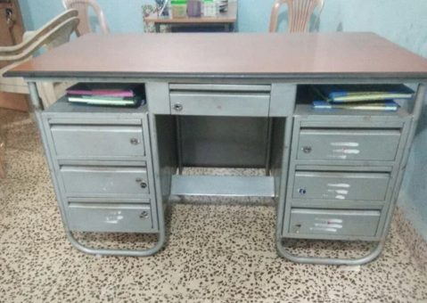 tables-executive-work-11